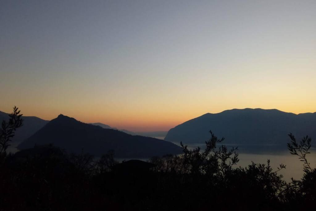 Casadolcelago Marone Villa Con Giardino Vista Lago Private Parking Luaran gambar